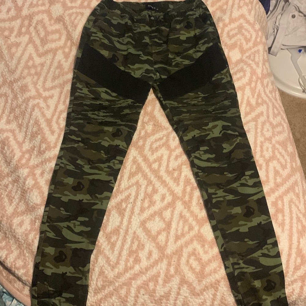 Camouflage skinny jeans.